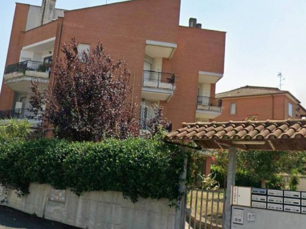 appartamento in vendita a Roma in zona Torrione Cerquetta