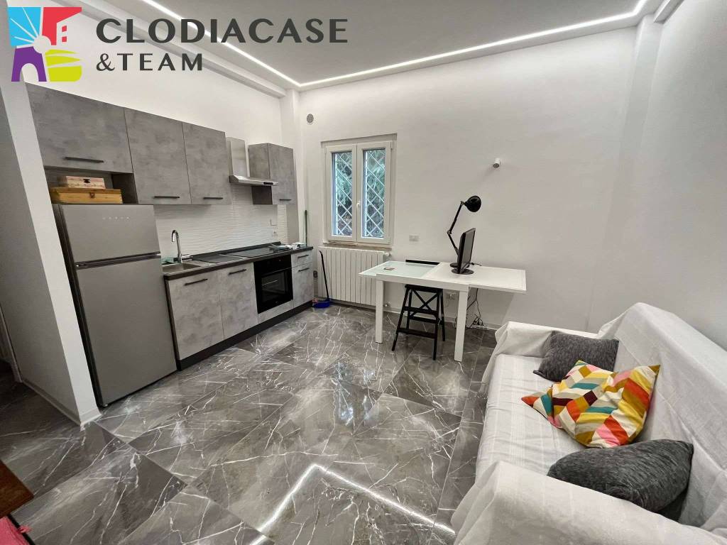 appartamento in vendita a Roma in zona Appio Latino