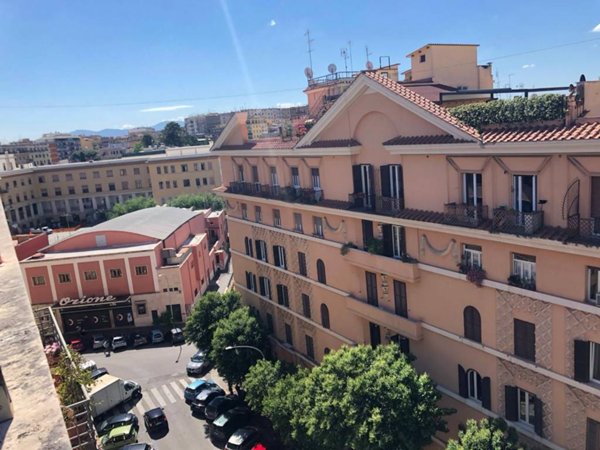 appartamento in vendita a Roma in zona Appio Latino