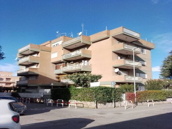 appartamento in vendita a Roma in zona Torre Maura