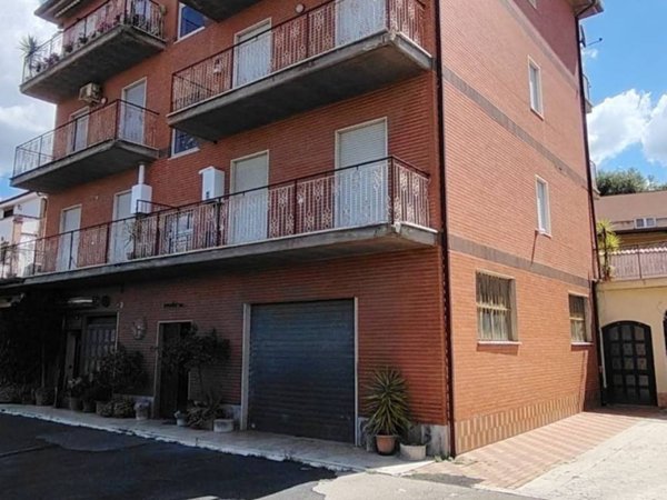 appartamento in vendita a Roma in zona Torrione Cerquetta