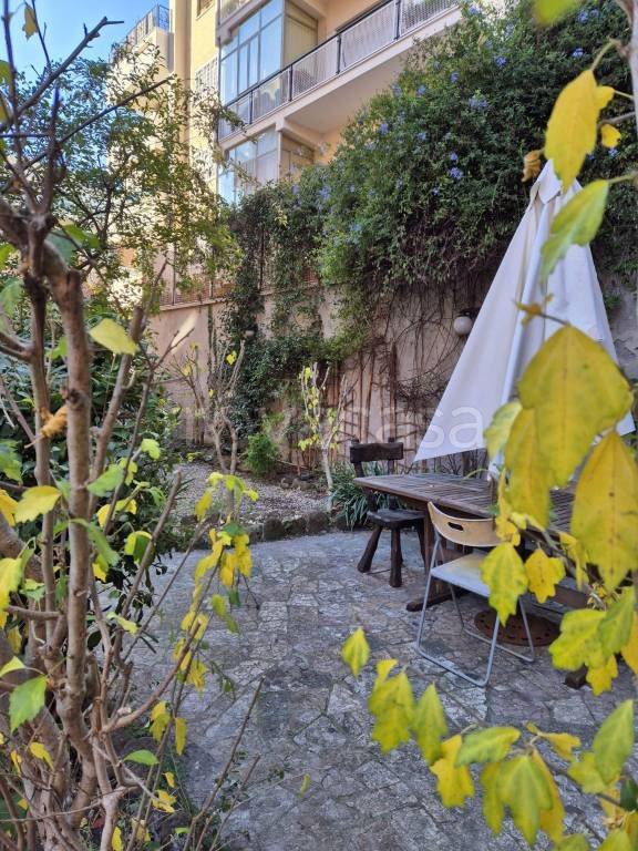 appartamento in vendita a Roma in zona Gianicolense