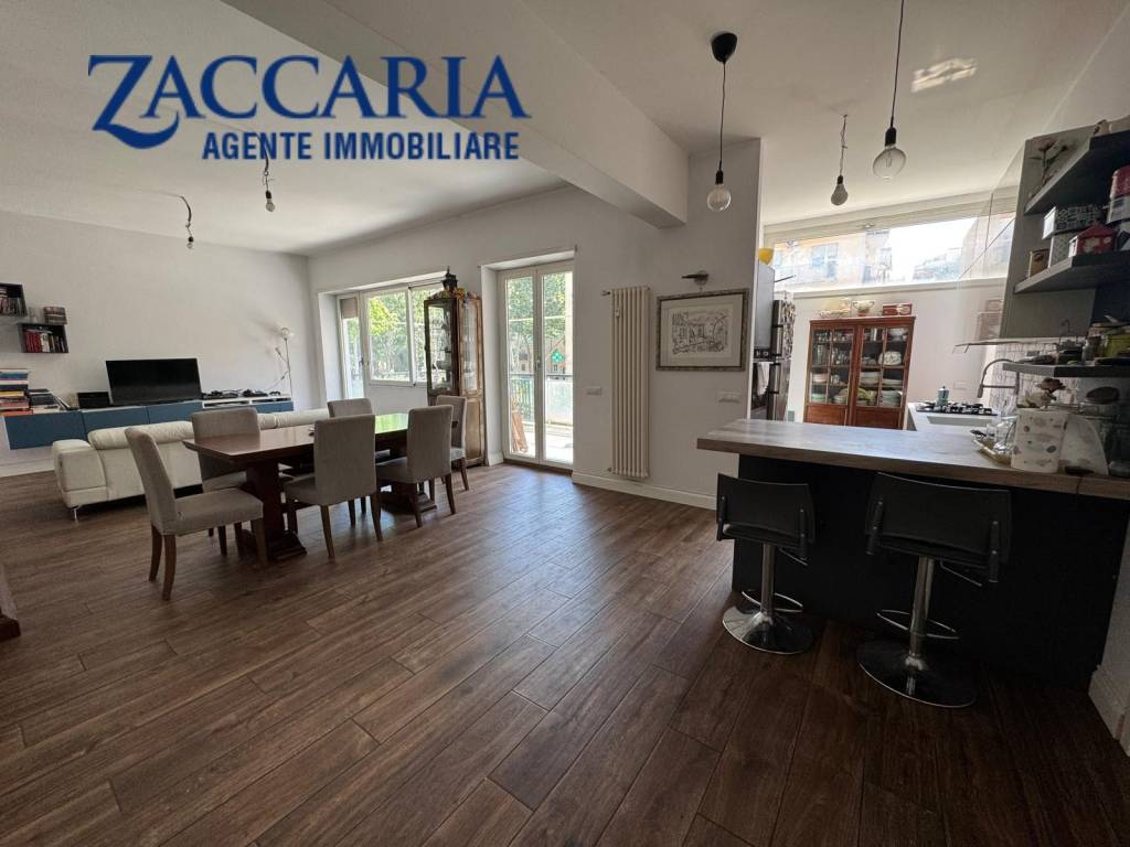 appartamento in vendita a Roma in zona Ardeatino