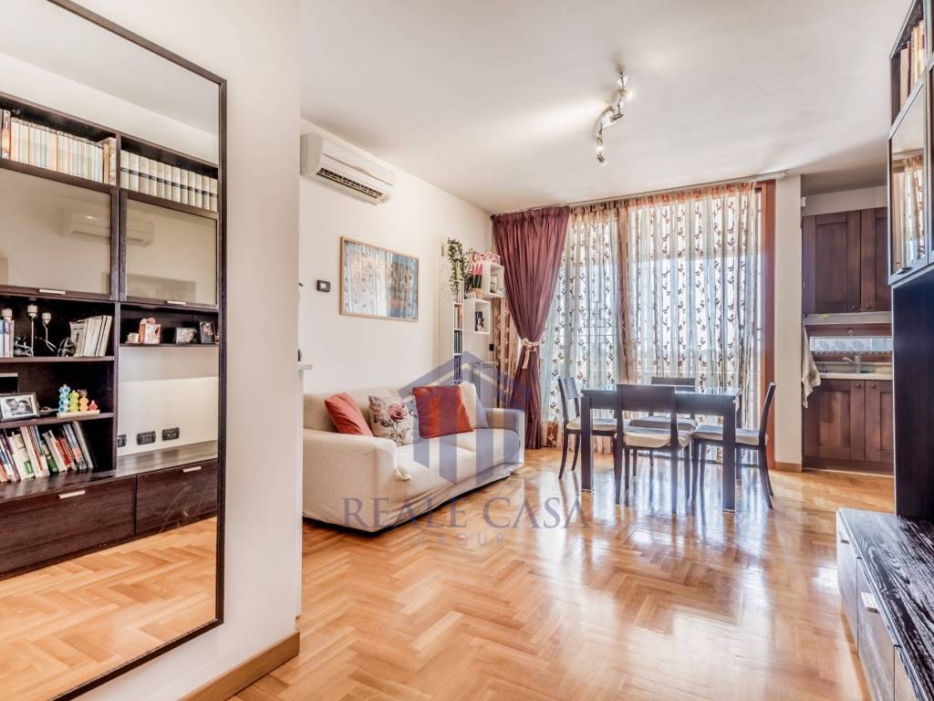 appartamento in vendita a Roma in zona Giardini di Corcolle