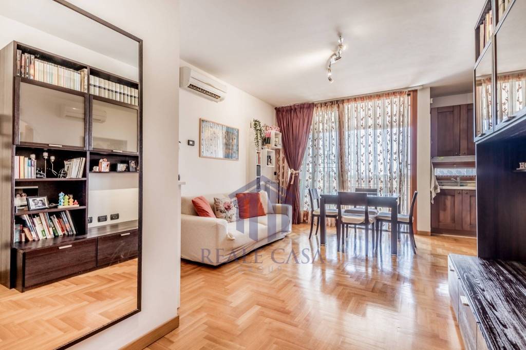 appartamento in vendita a Roma in zona Giardini di Corcolle