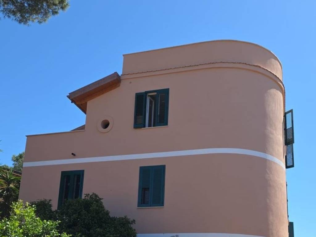 appartamento in vendita a Roma in zona Ardeatino