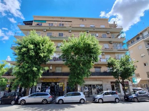 appartamento in vendita a Roma in zona Ostiense