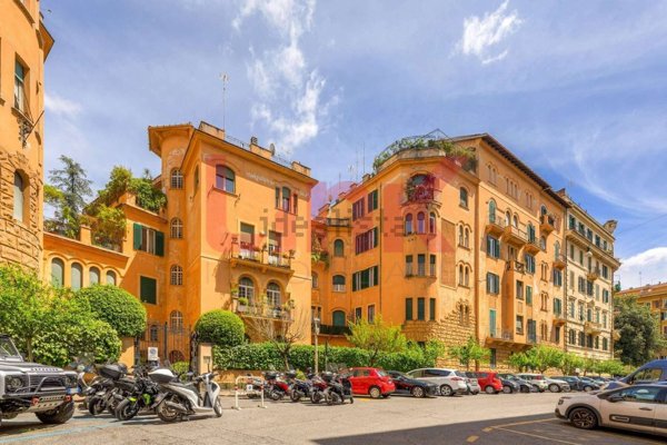 appartamento in vendita a Roma in zona Della Vittoria
