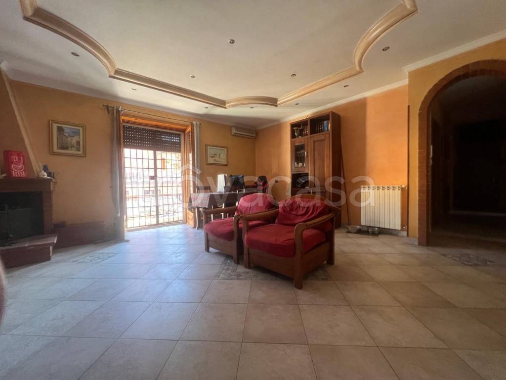 appartamento in vendita a Roma in zona Acilia