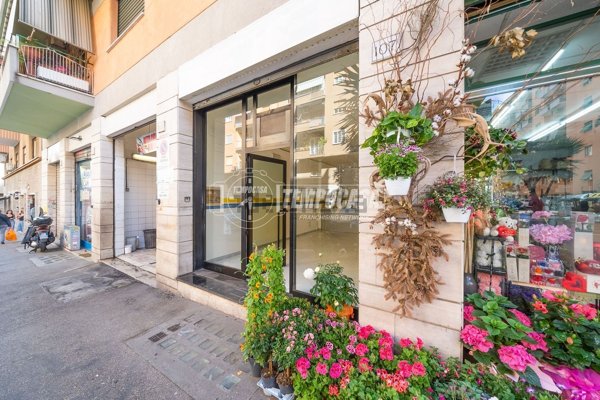 locale commerciale in vendita a Roma