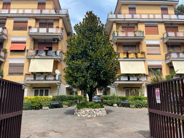 appartamento in vendita a Roma in zona Grottarossa
