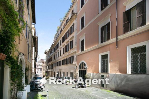 locale commerciale in vendita a Roma in zona Rione Monti/Campitelli