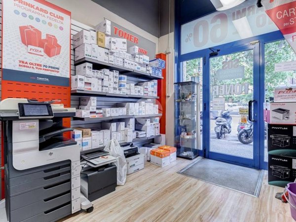 negozio in vendita a Roma in zona Della Vittoria
