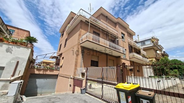 appartamento in vendita a Roma in zona Torre Angela