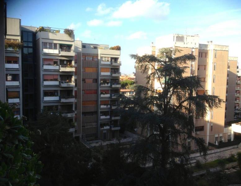 appartamento in vendita a Roma in zona Ardeatino