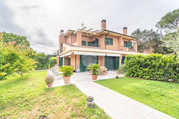 casa indipendente in vendita a Roma in zona Appio Pignatelli