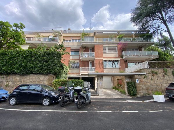 appartamento in vendita a Roma in zona EUR