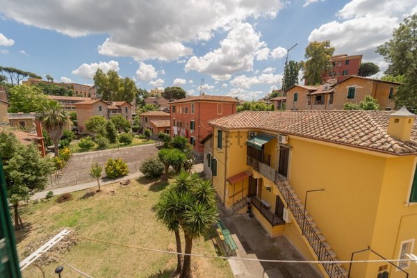 appartamento in vendita a Roma in zona Ostiense