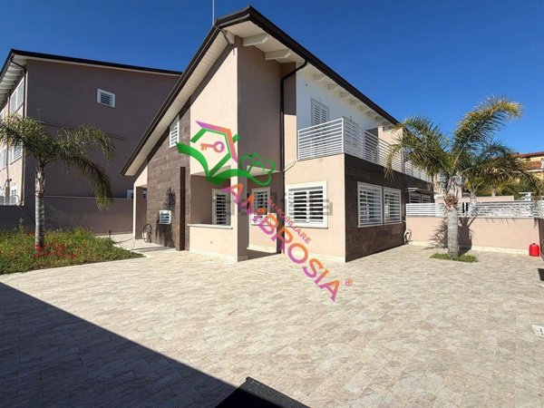 casa indipendente in vendita a Roma in zona Colle del Sole