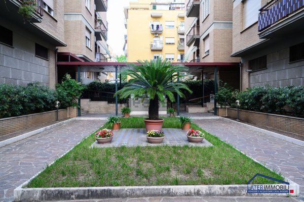 appartamento in vendita a Roma in zona Prenestino-Labicano