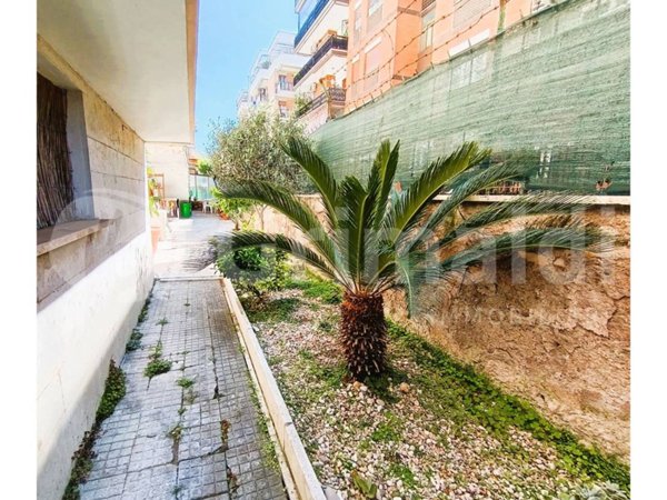 appartamento in vendita a Roma in zona Ostia