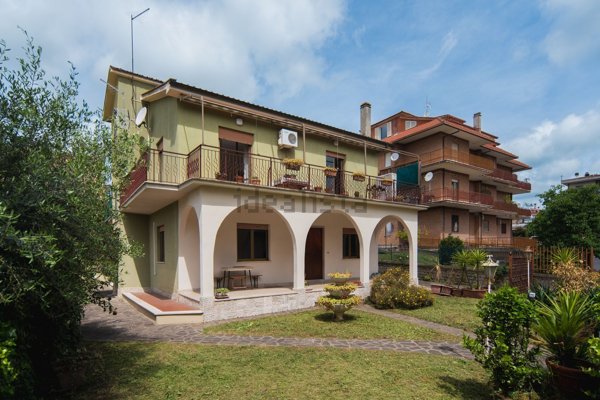 casa indipendente in vendita a Roma in zona Cesano