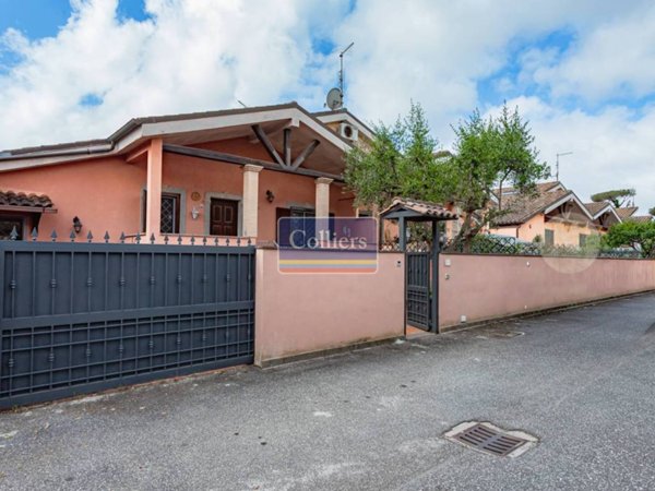 casa indipendente in vendita a Roma in zona Infernetto