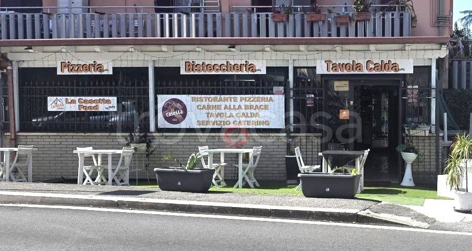 negozio in vendita a Roma in zona Finocchio