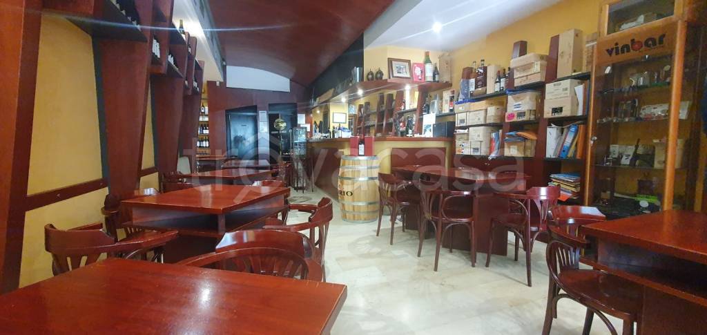 negozio in vendita a Roma in zona Ardeatino