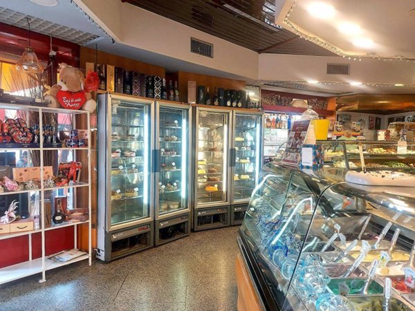negozio in vendita a Roma in zona Alessandrino