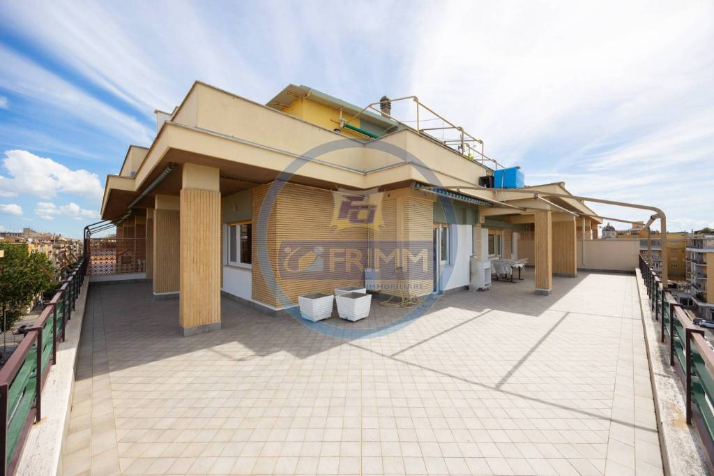 appartamento in vendita a Roma in zona Ostia