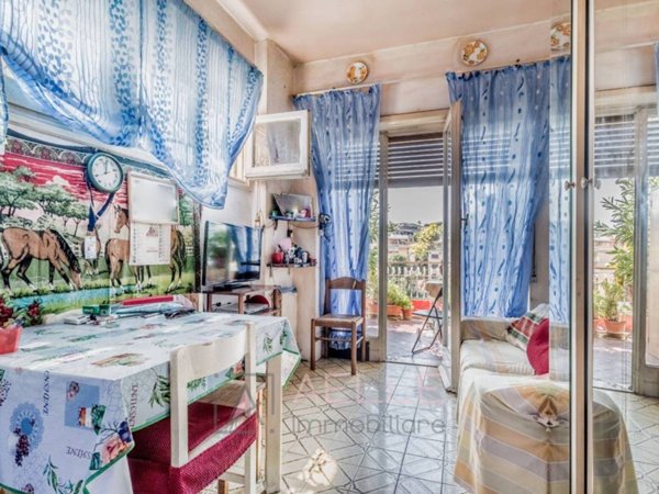 appartamento in vendita a Roma in zona Tomba di Nerone