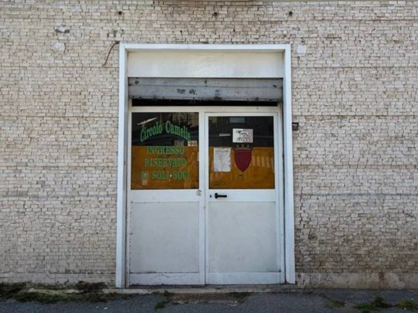 negozio in vendita a Roma in zona Prenestino-Centocelle