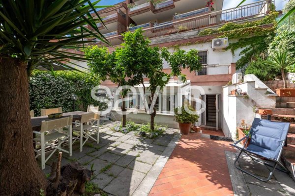 appartamento in vendita a Roma in zona Mostacciano