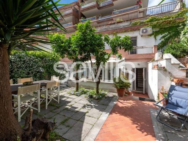 appartamento in vendita a Roma in zona Mostacciano
