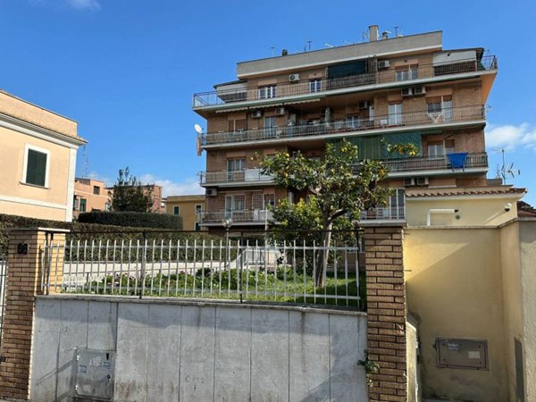 appartamento in vendita a Roma in zona Prenestino-Centocelle