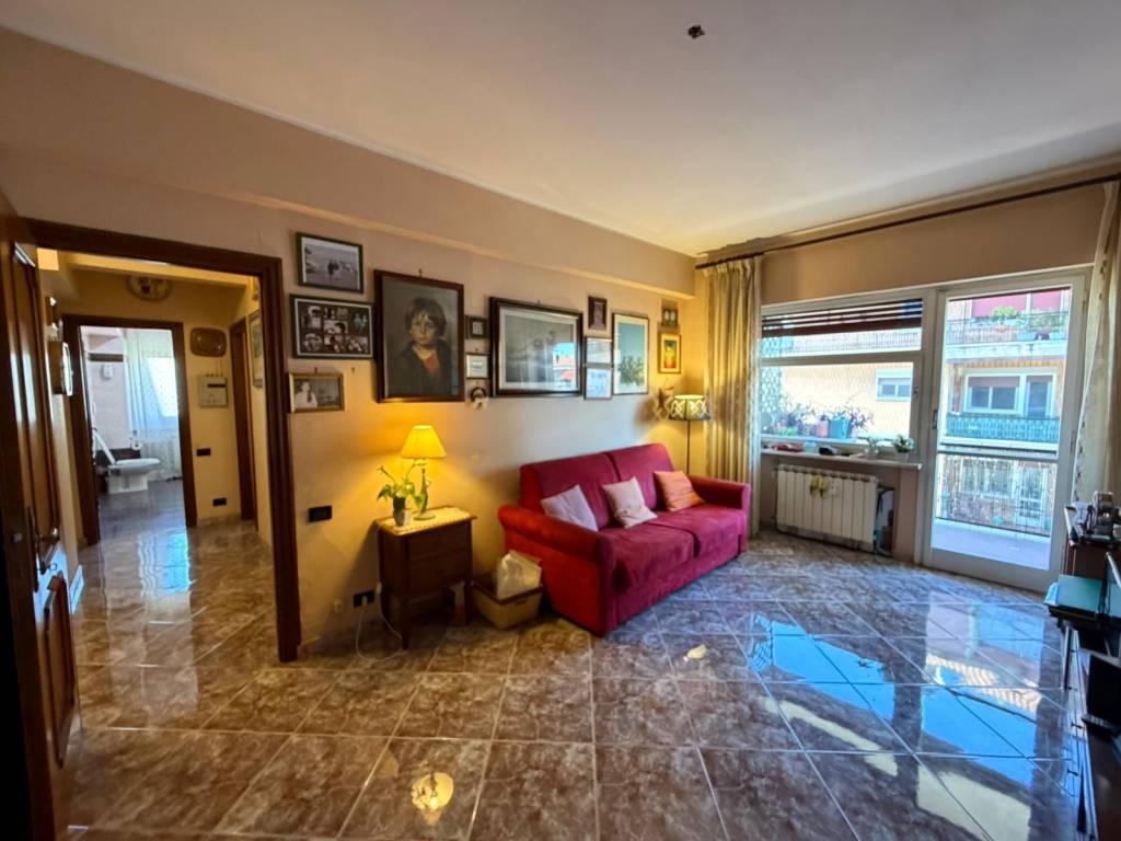 appartamento in vendita a Roma in zona Appio Claudio