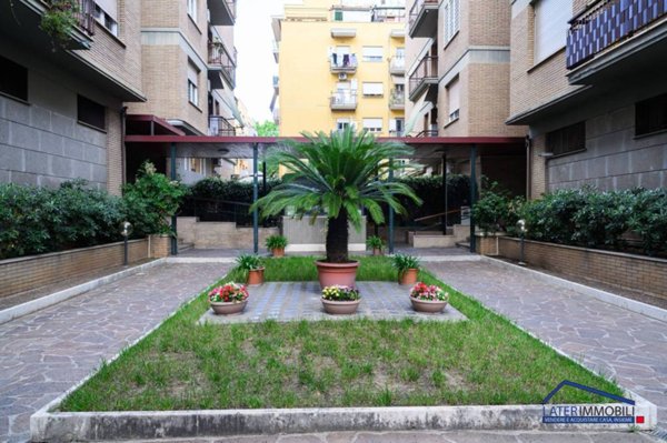 appartamento in vendita a Roma in zona Prenestino-Labicano