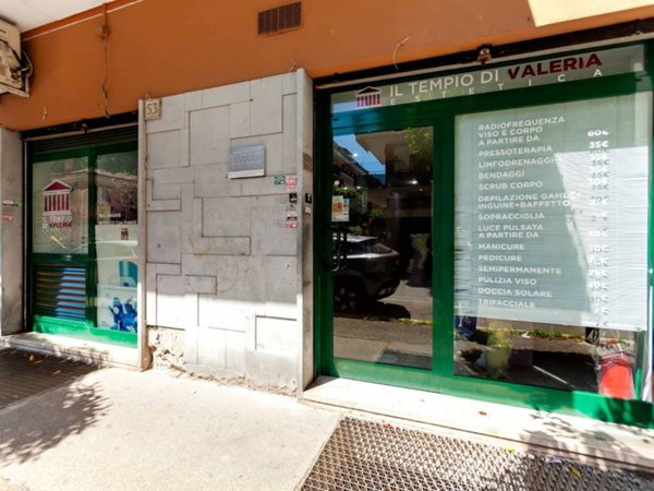 negozio in vendita a Roma in zona Ostia