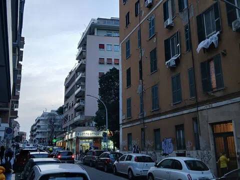 negozio in vendita a Roma in zona Tuscolano