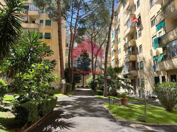 appartamento in vendita a Roma in zona Ardeatino