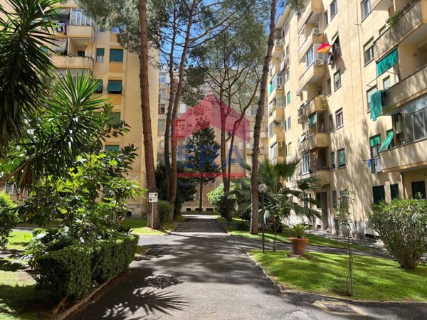 appartamento in vendita a Roma in zona EUR