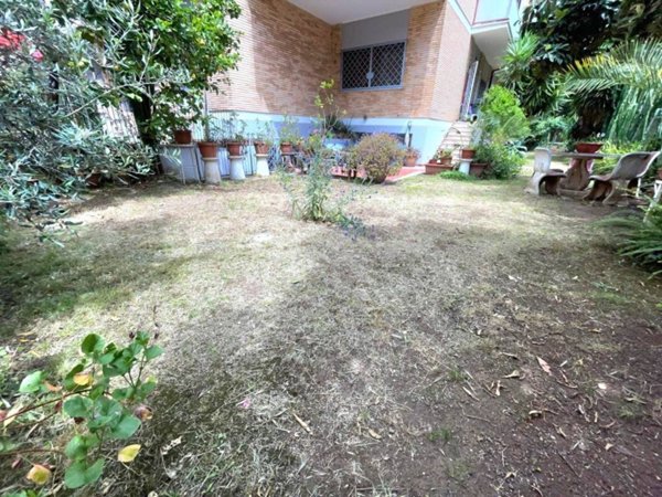 appartamento in vendita a Roma in zona Appio Claudio