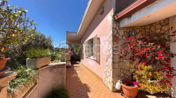 casa indipendente in vendita a Roma in zona Corviale