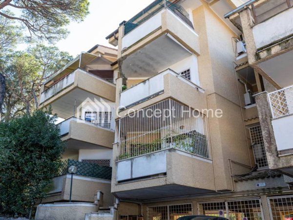 appartamento in vendita a Roma in zona Tomba di Nerone