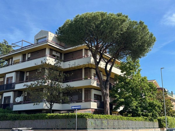 appartamento in vendita a Roma in zona Appio Claudio