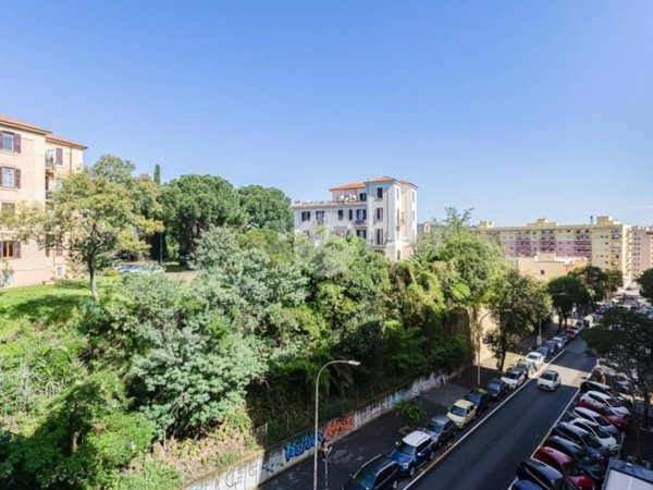 appartamento in vendita a Roma in zona Ostiense