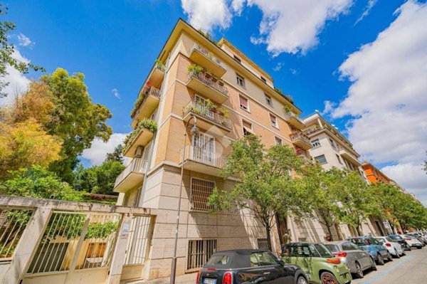 appartamento in vendita a Roma in zona Rione Monti/Campitelli