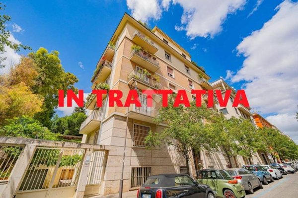 appartamento in vendita a Roma in zona Rione Monti/Campitelli