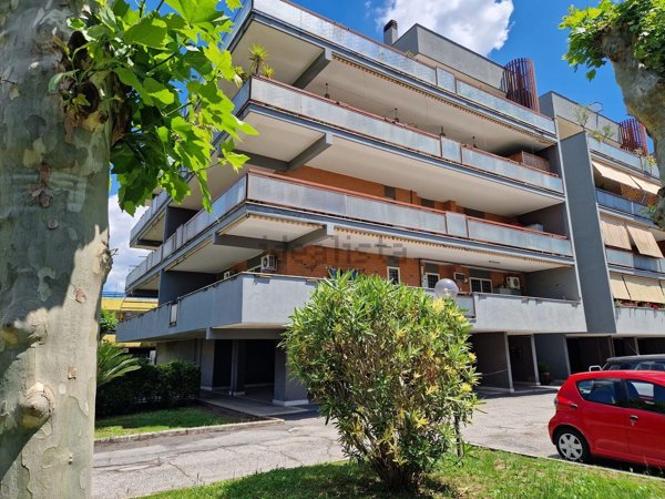 appartamento in vendita a Roma in zona Settecamini